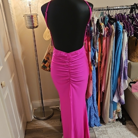 Elegant Pink Women's Dress - Picture 2 of 4